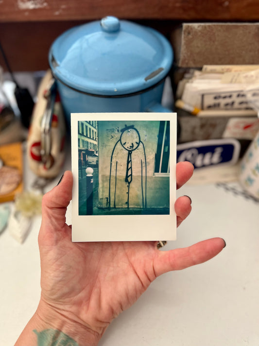 sold - paris / street photography