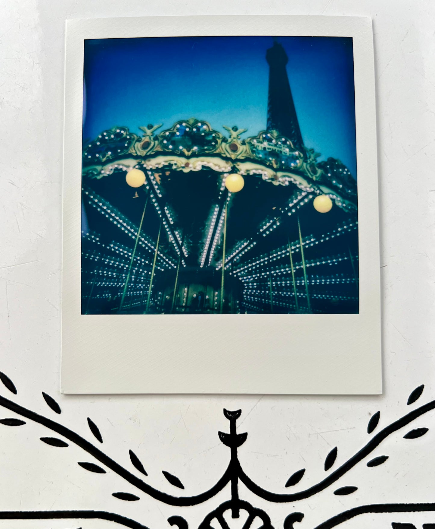 sold - paris / street photography