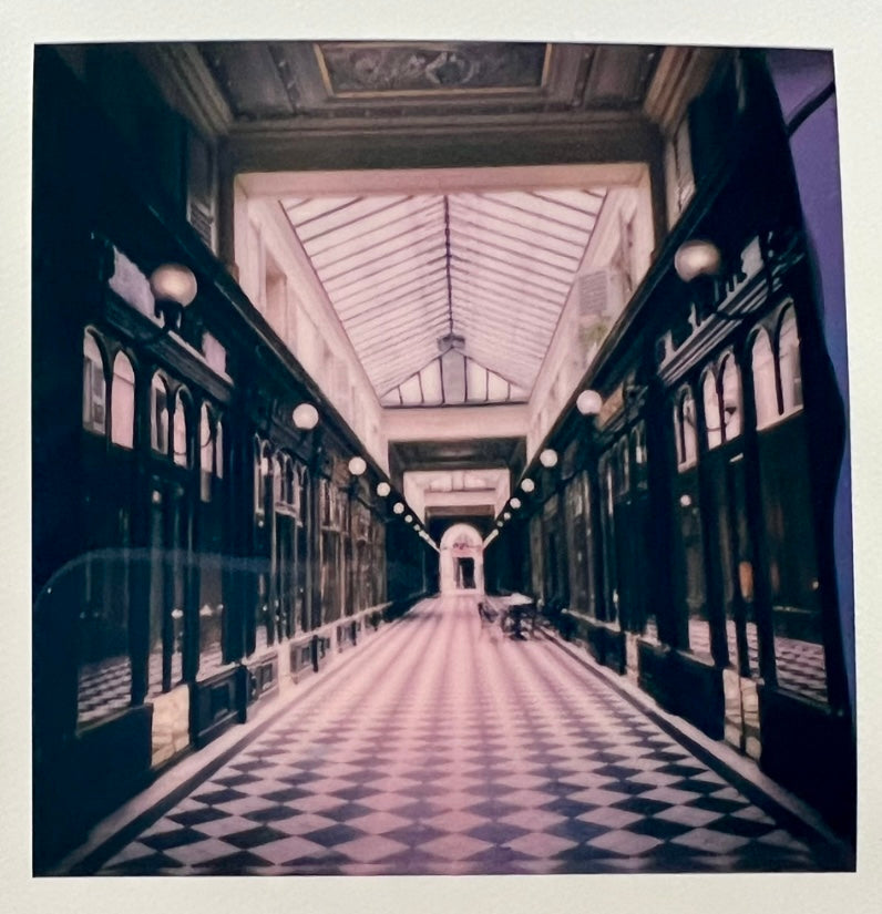 sold - paris / street photography captures