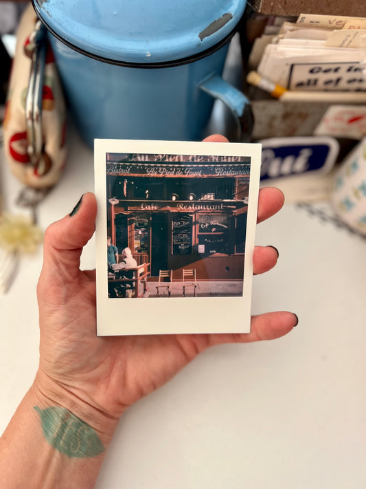 sold - paris / street photography captures