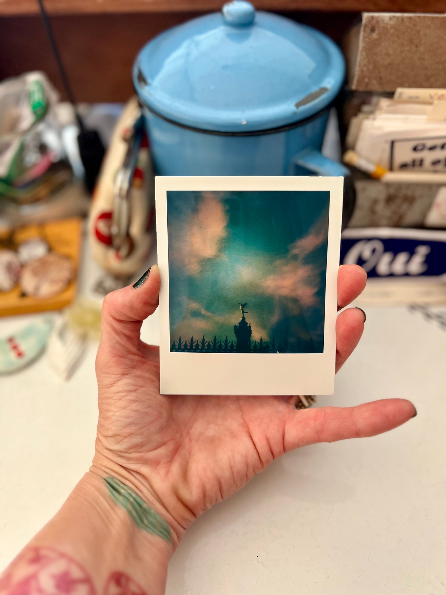 sold - paris / street photography captures