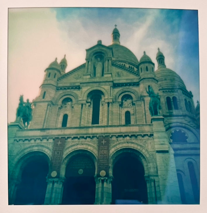 sold - paris / street photography captures