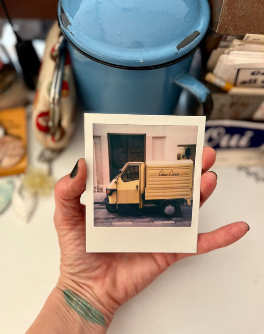 sold - paris / street photography