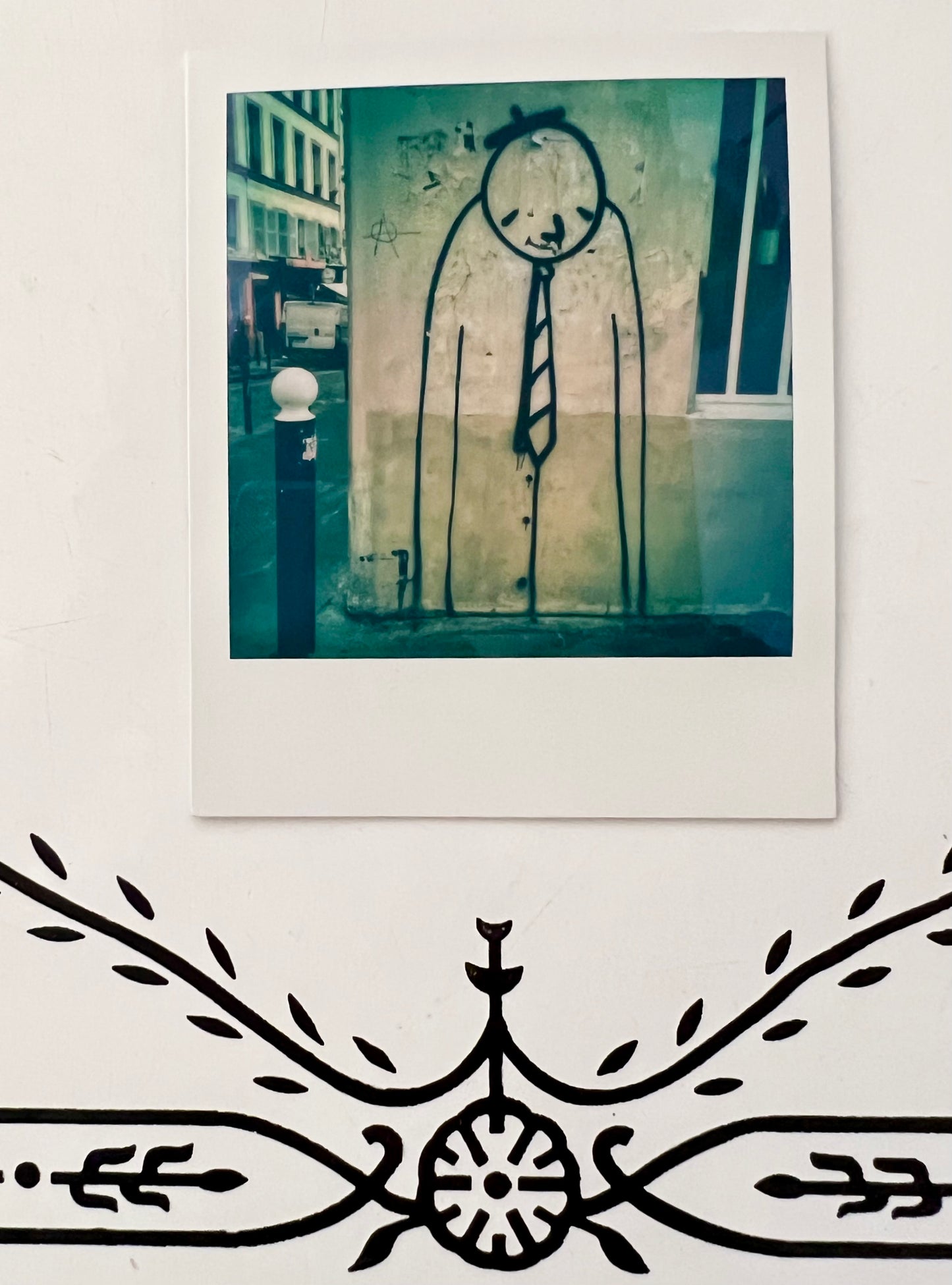 sold - paris / street photography