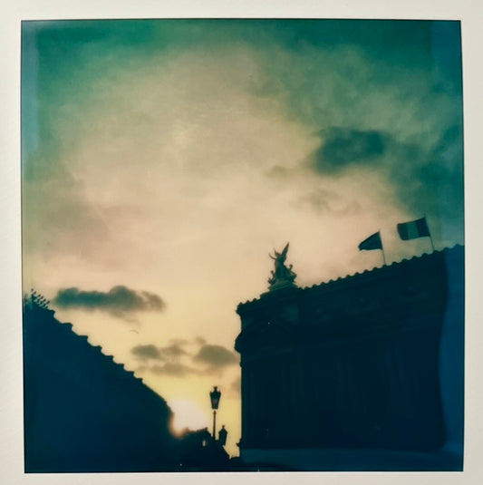 sold - paris street photography captures