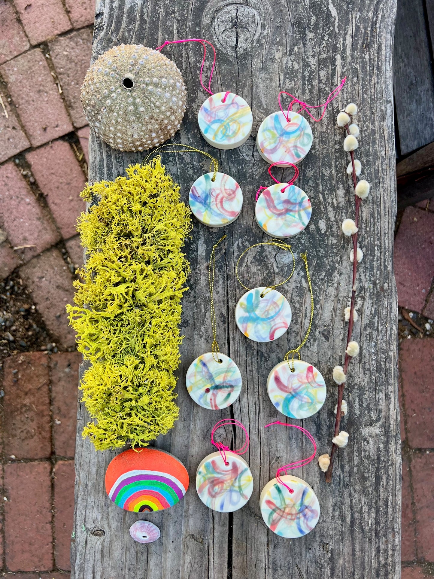 'tied up ribbons' circle swirl ornament