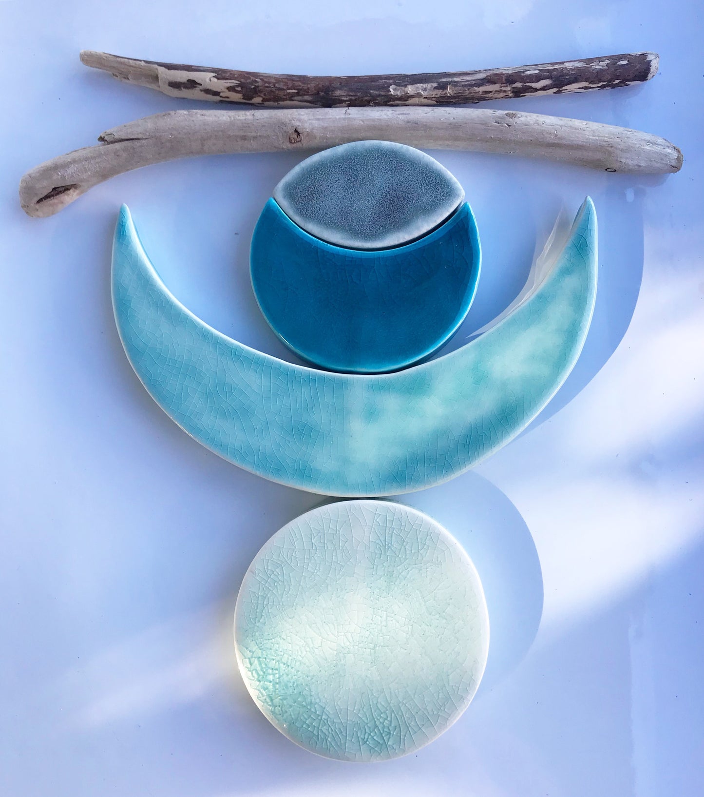 sold - ‘de ma mère; la lune et la mer’ (iteration 1)