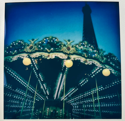 sold - paris / street photography